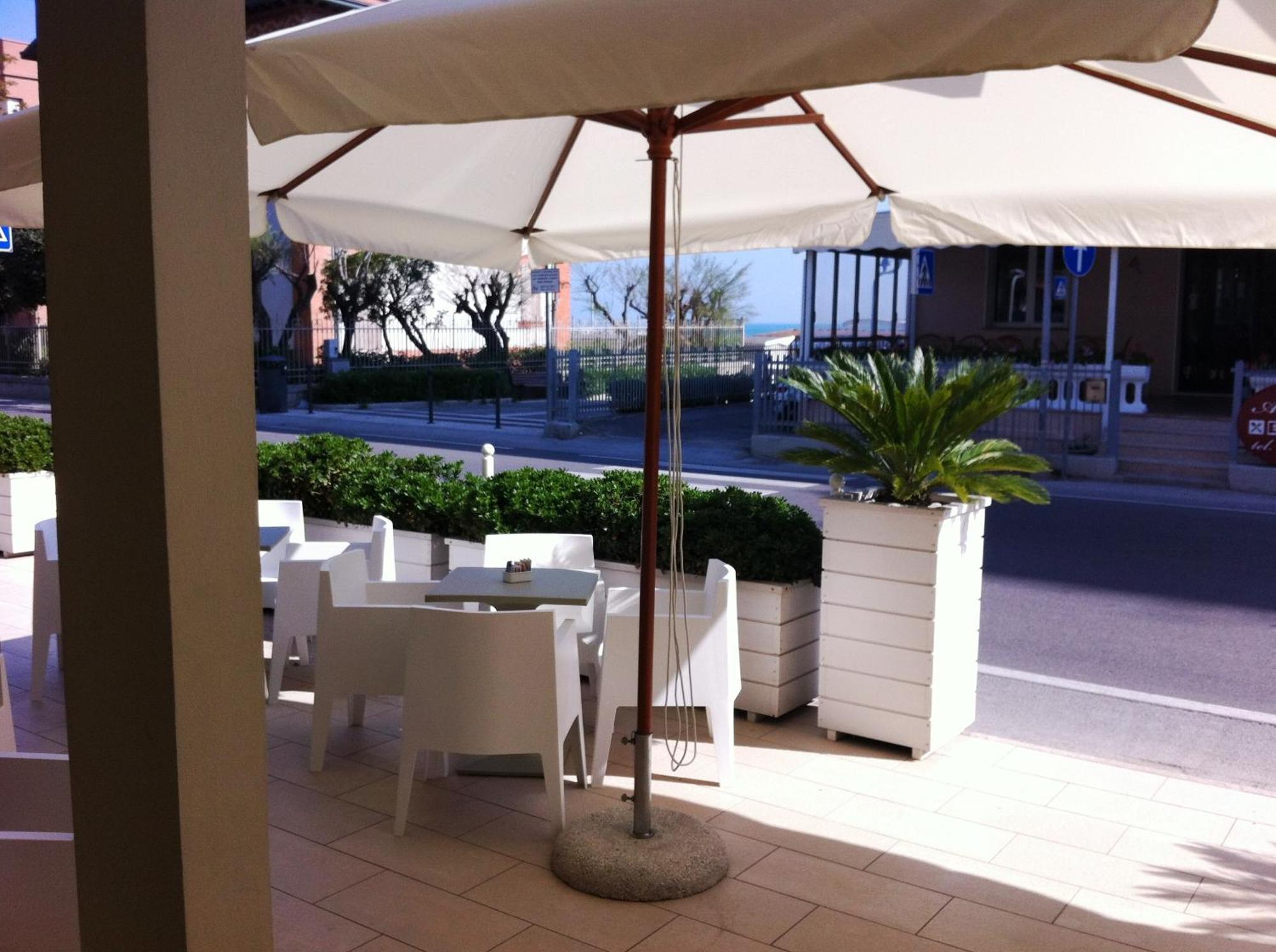 Residence Belmare Rimini Esterno foto